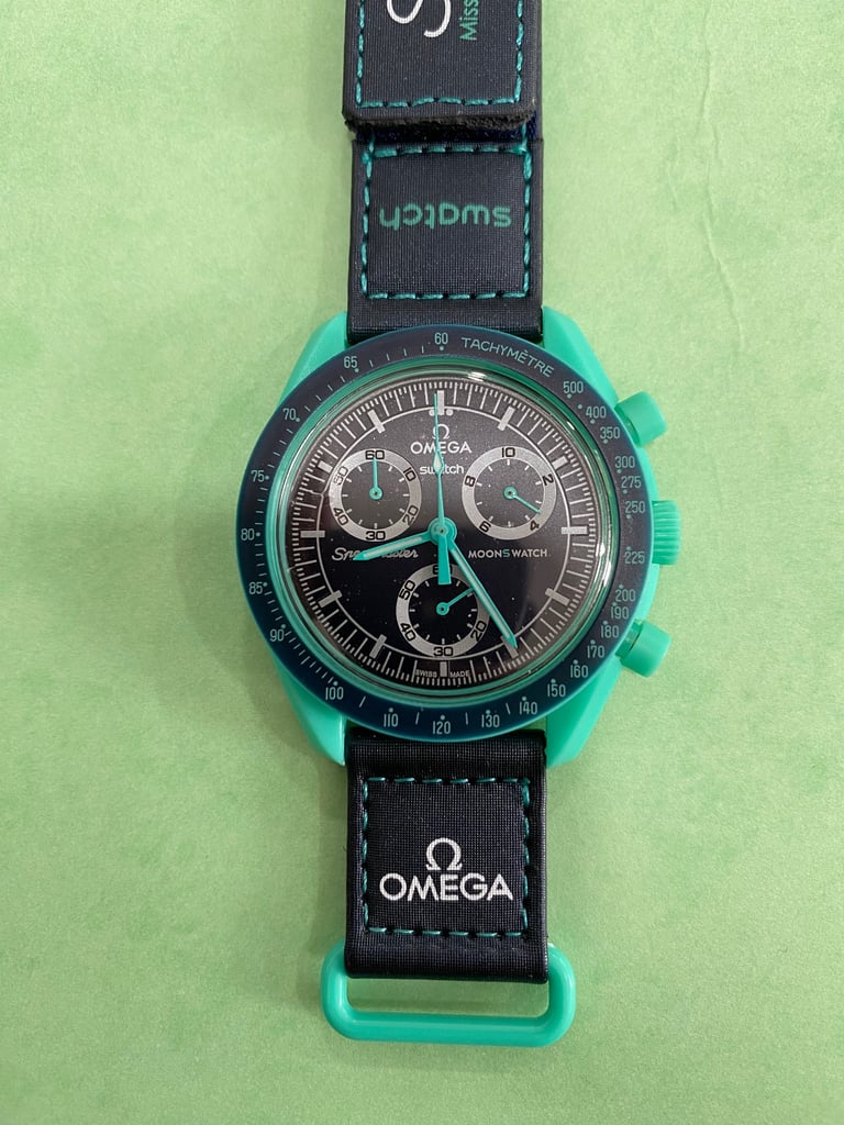 Omega Moonswatch - Mission to Aurora Earth