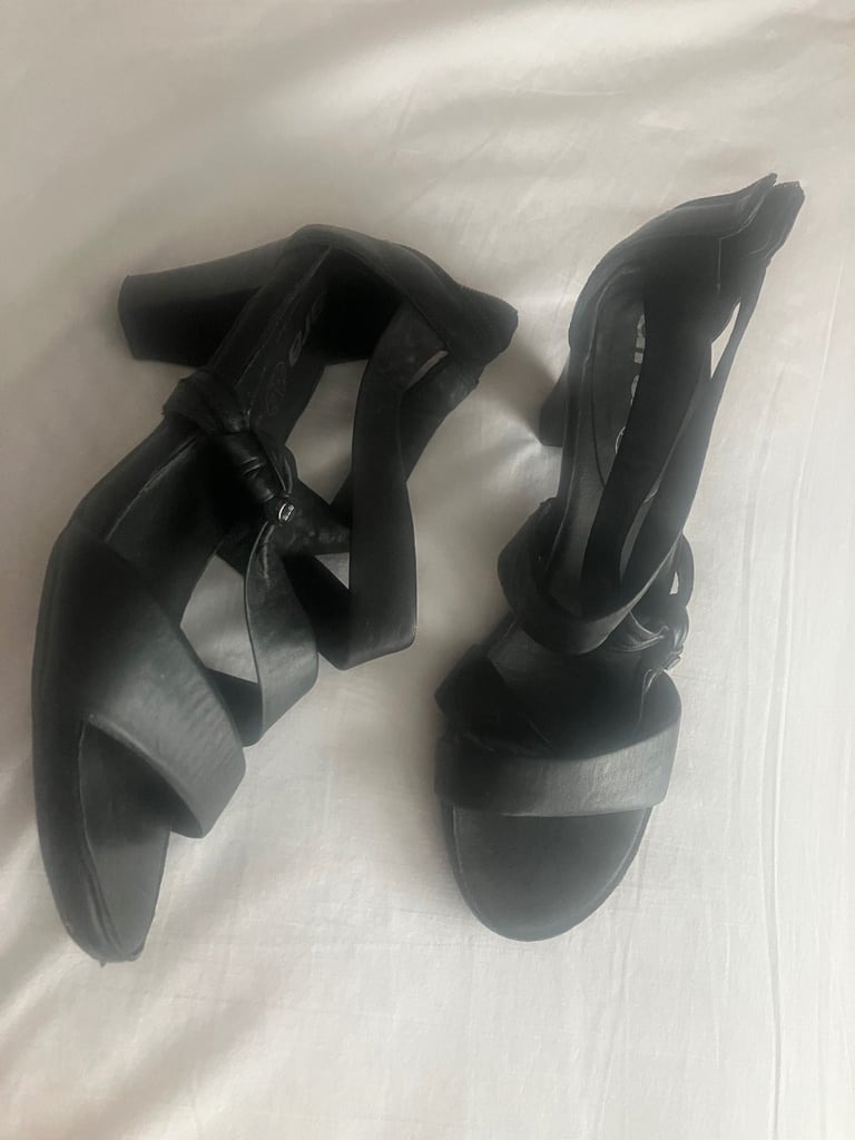 image for Ara Ladies sandles size 5