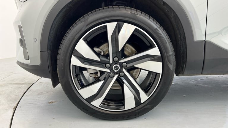 2024 Volvo XC40 Ultra, B3 Mild hybrid, Petrol, Bright (360 camera, Heated Windscreen) Estate Petr...