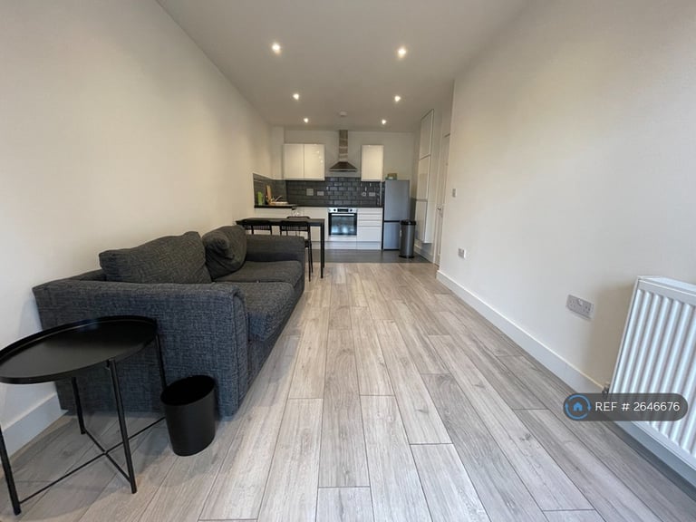 2 bedroom flat in The Balbirs, Southampton, SO17 (2 bed) (#2646676)