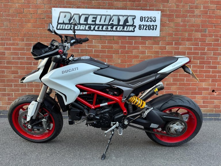 DUCATI HYPERMOTARD 939 WHITE 2018 18 REG JUST 5,325 MILES MIVV EXHAUST 