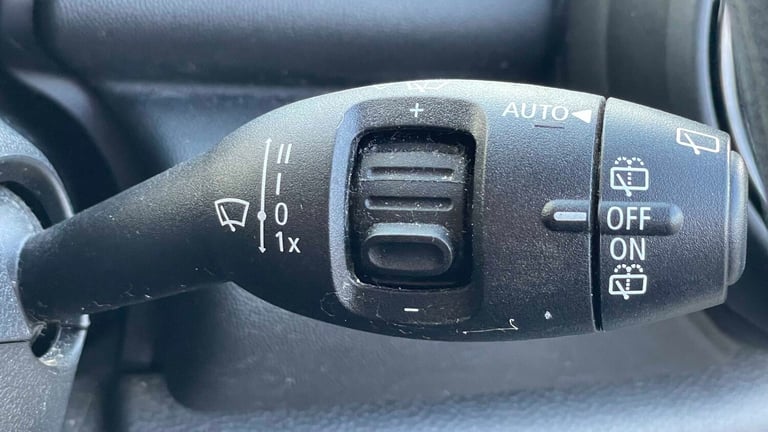 2020 MINI Hatch 1.5 One Classic II 5dr [Comfort/Nav Pack] HATCHBACK PETROL Manual