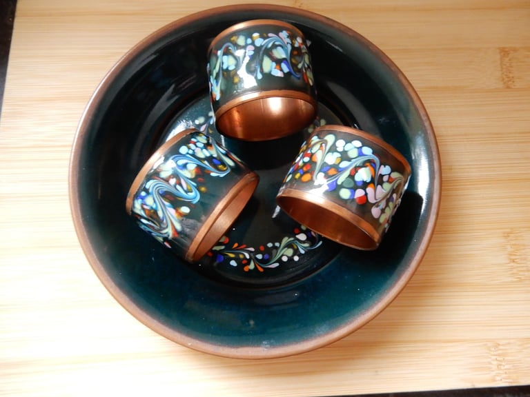 Vintage enamel on brass cloisonne round dish with 2 napkin rings