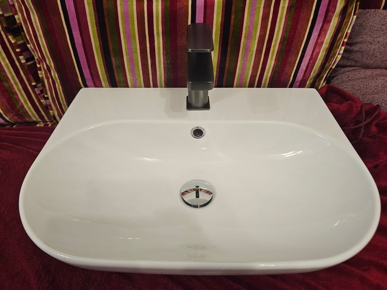 image for Sink set with Taps New 🤩👍