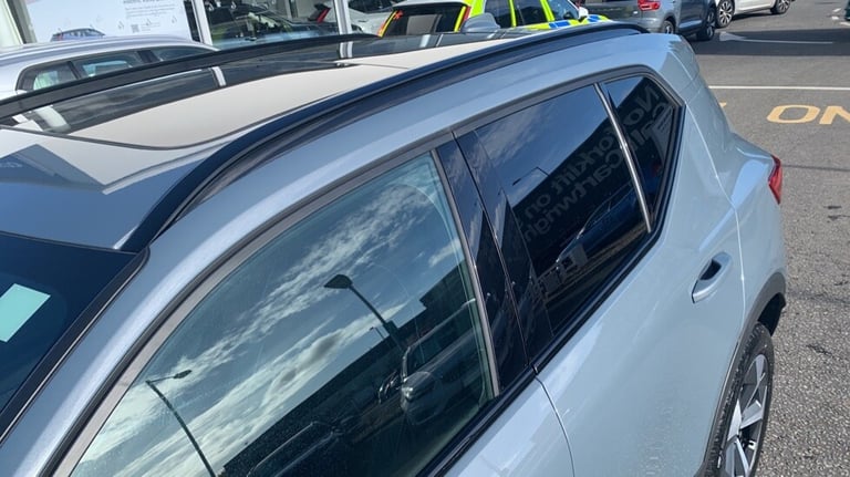 2023 Volvo XC40 Ultimate, B4 mild hybrid, Petrol, Dark ESTATE N/A Automatic