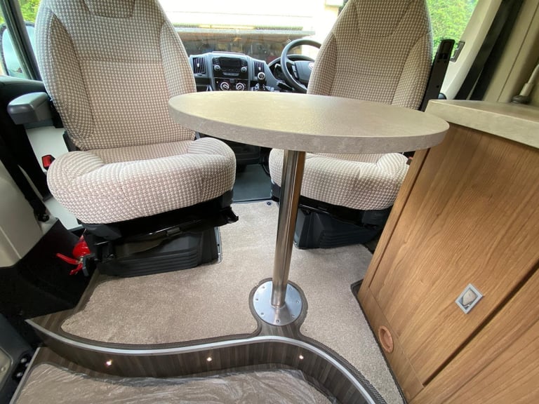 AUTO-TRAIL V-LINE 635 SE - 2017 - REAR LOUNGE - 2 BERTH