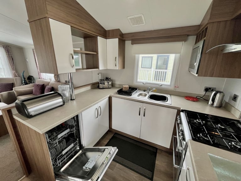 Willerby Avonmore static caravan for sale - Pentire Coastal Holiday Park, Bude Excellent condition