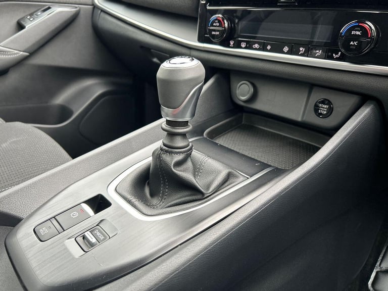 2025 Nissan Qashqai 1.3 DiG-T MH Acenta Premium 5dr HATCHBACK PETROL Manual