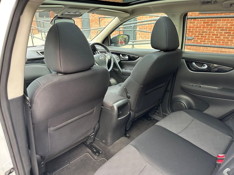 2017 Nissan Qashqai 1.2 DIG-T N-Connecta XTRON 2WD Euro 6 (s/s) 5dr HATCHBACK Petrol Automatic