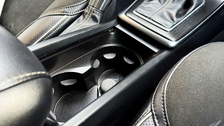 2017 Volvo V40 2.0 D2 R-Design Nav Plus Auto Euro 6 (s/s) 5dr Hatchback Diesel Automatic