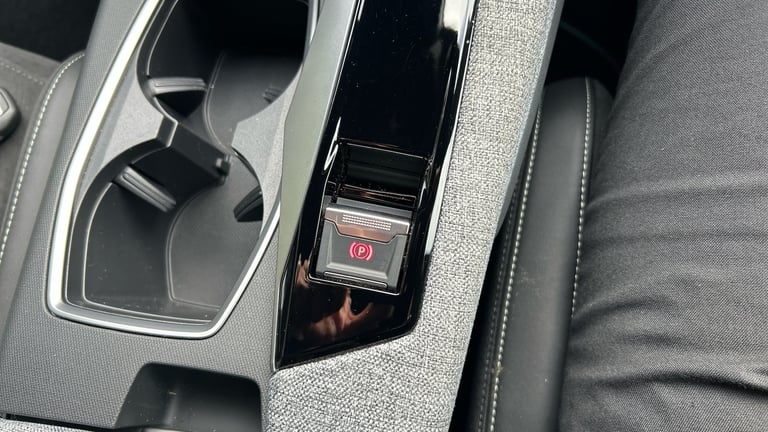 2025 Peugeot 5008 1.2 Hybrid 136 GT 5dr e-DSC6 Petrol Estate Estate Petrol Automatic