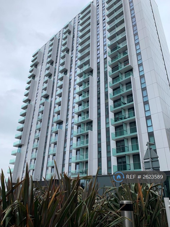 2 bedroom flat in Lightbox, Media City Uk, Salford, M50 (2 bed) (#2623589)