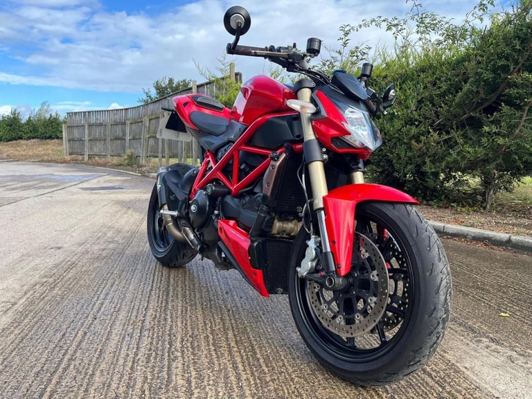 2014 64 DUCATI F848 STREETFIGHTER F 848 RED STUNNING BIKE NAKED MUSCLE MONSTER