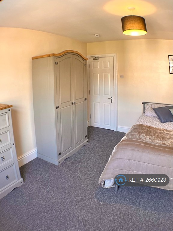 6 bedroom house in Lidderdale Road, Liverpool, L15 (6 bed) (#2660923)