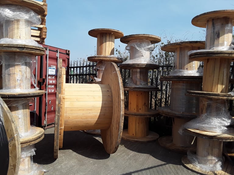 Wooden cable reel  Stuff for Sale - Gumtree