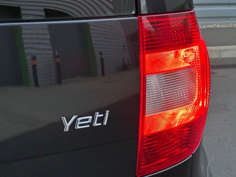 2011 Skoda Yeti 1.8 TSI Elegance 4WD Euro 5 5dr HATCHBACK Petrol Manual