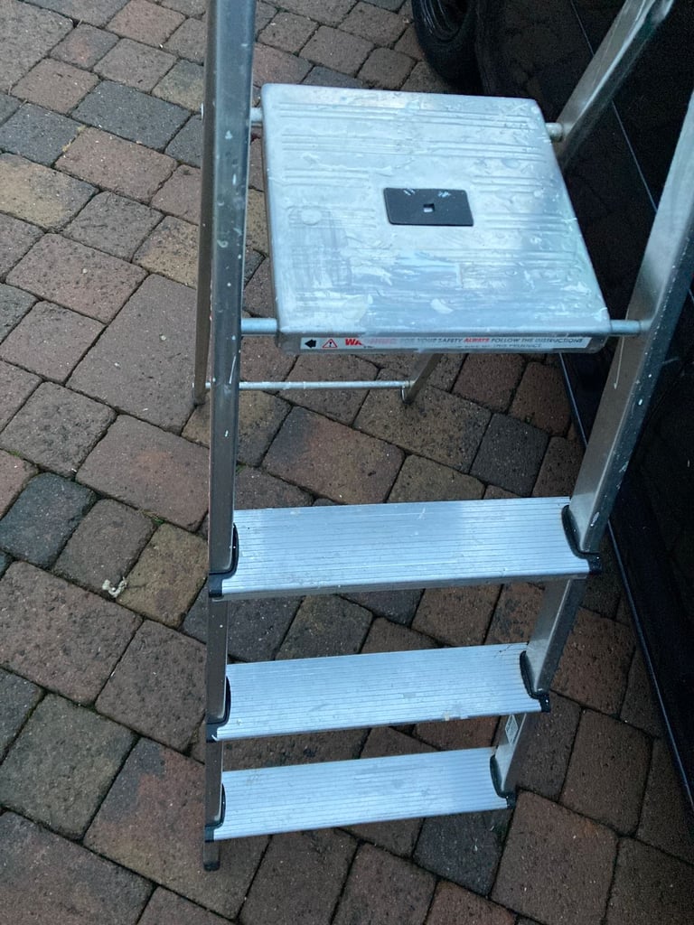 4 Tread step ladder 