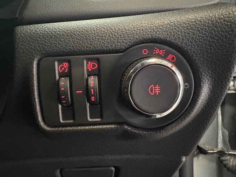 2014 Vauxhall Astra 1.4 16v Design Euro 5 5dr HATCHBACK Petrol Manual