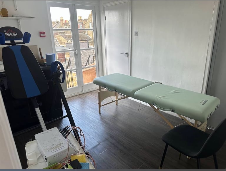 Beauty room in beauty clinic available for rent aesthetic/ therapy /massage 