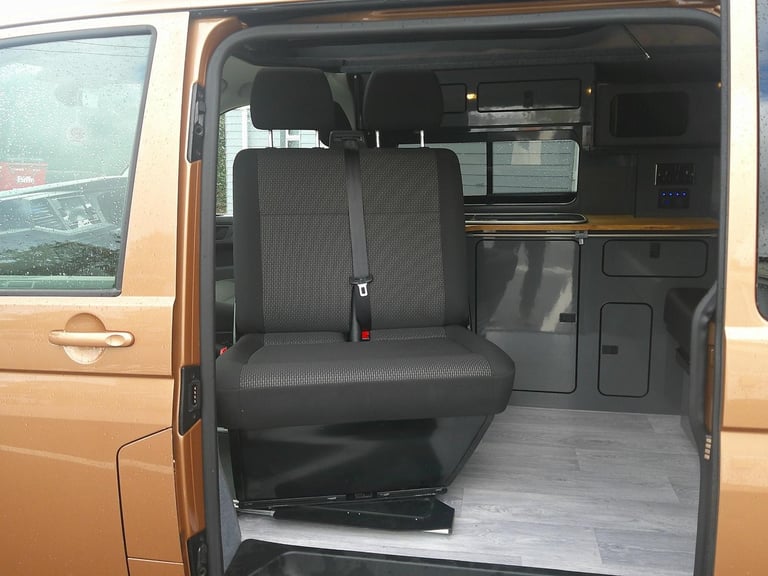 Volkswagen Transporter Alpine Design Conversion DIESEL MANUAL 2021/21