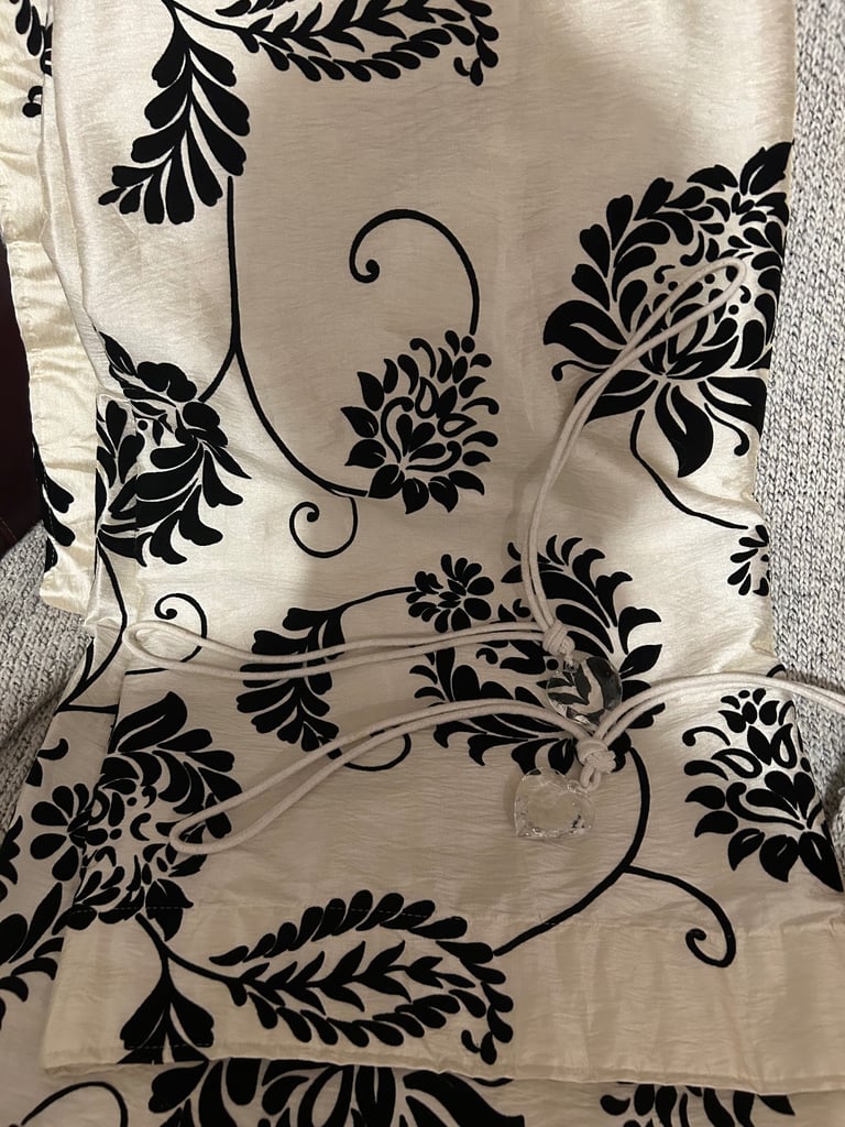 ##Free## Black and cream curtains with tie backs 