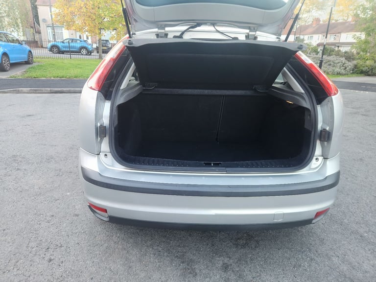 FORD FOCUS AUTOMATIC 1.6LT PETROL ULEZ COMPLIANT BARGAIN PRICE FULL MOT TILL SEPT 2026