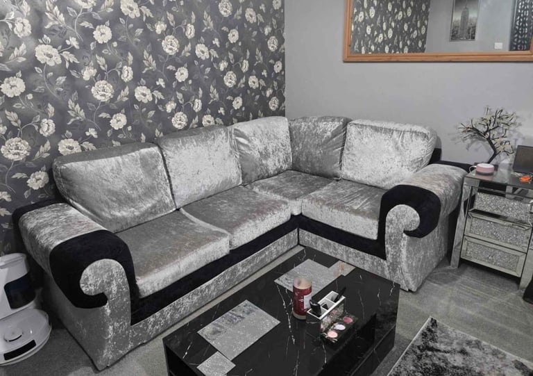image for Corner sofa in Excellent condition for sale
