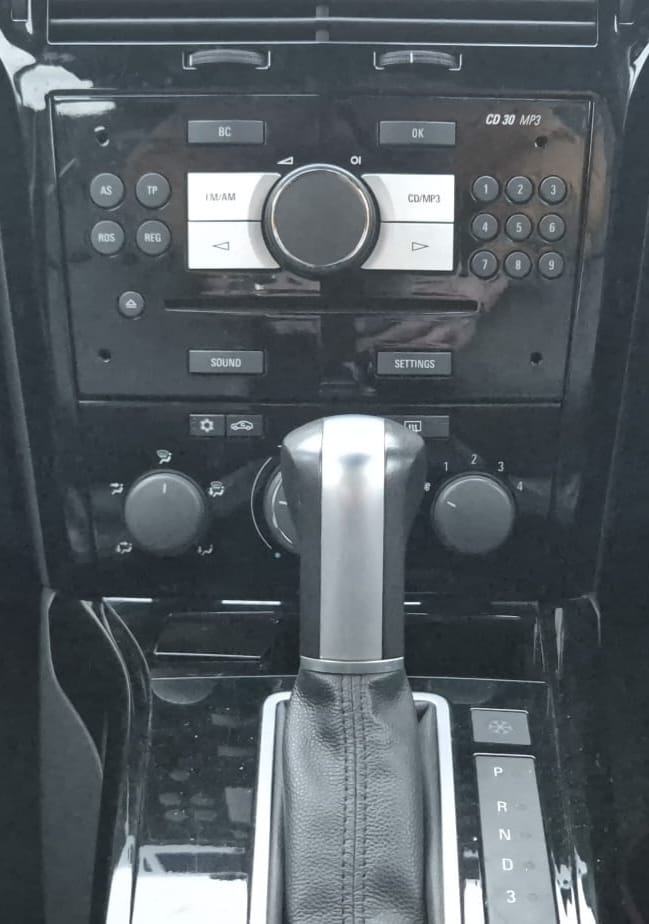 Automatic - Convertible. Leather seats. Serviced 12 times. 2008 Vauxhall Astra TwinTop Design 1.8