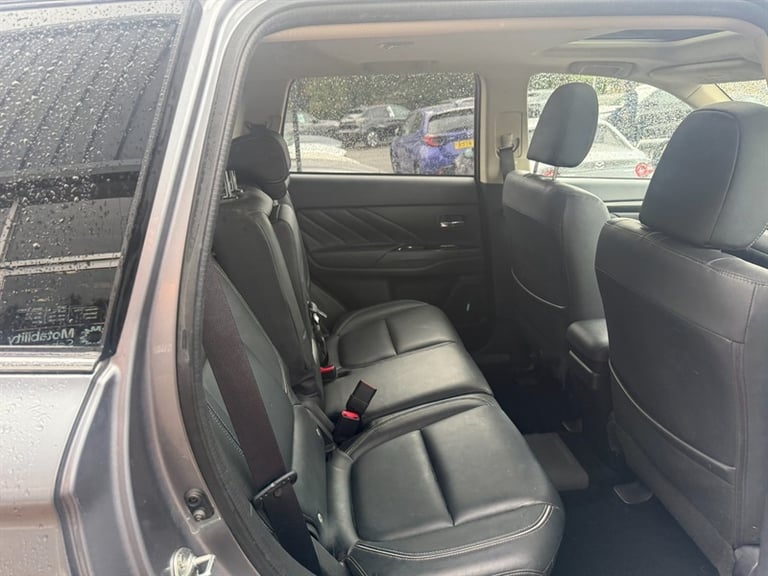 2018 Mitsubishi Outlander 2.0h 12kWh 4h SUV 5dr Petrol Plug-in Hybrid CVT 4WD Euro 6 (s/s) (200 p...