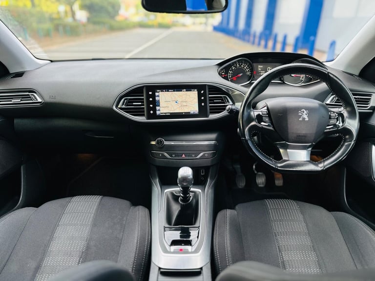 2015 Peugeot 308 1.2 PureTech Allure Euro 6 (s/s) 5dr HATCHBACK Petrol Manual