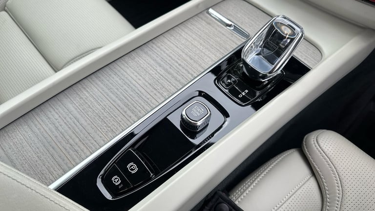 2021 Volvo XC60 2.0 B5P Inscription 5dr AWD Geartronic ESTATE PETROL Automatic