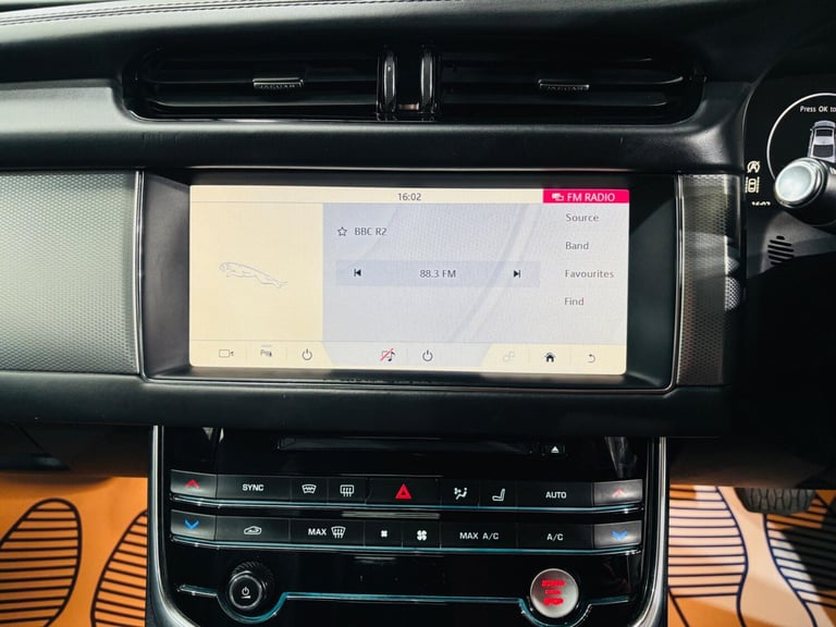 2018 Jaguar XF 2.0d Portfolio Auto AWD Euro 6 (s/s) 4dr SALOON Diesel Automatic