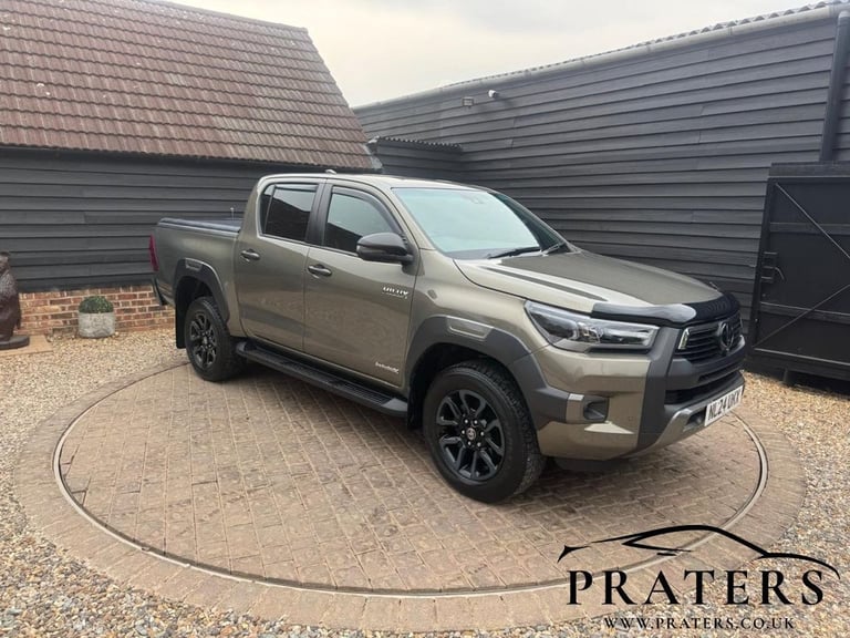 2024 Toyota Hilux Invincible X D/Cab Pick Up 2.8 D-4D PICK UP DIESEL Manual