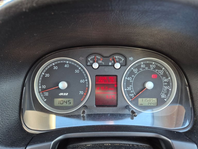 Volkswagen, GOLF R32, Hatchback, 2003, Manual, 3189 (cc), 3 doors