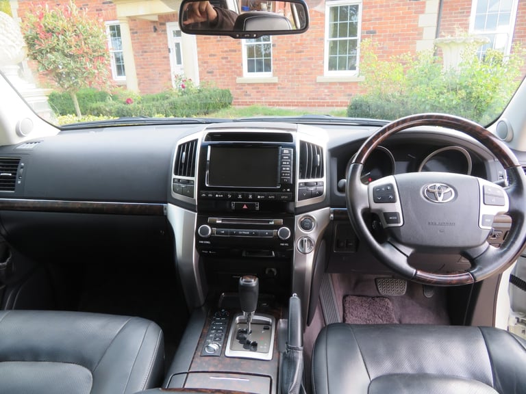 2014 Toyota Landcruiser 4.6 ZX V8 5dr Auto PETROL 8 SEATER 4x4 Petrol Automatic