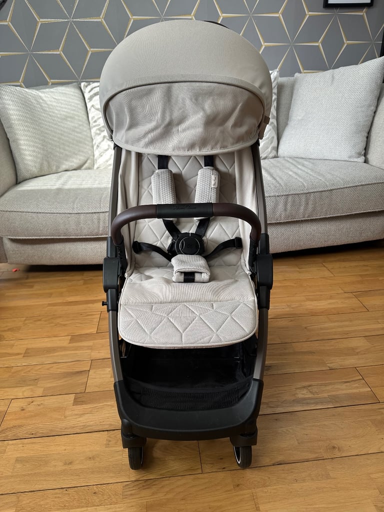 Silver Cross Clic Stroller with rain cover - Almond