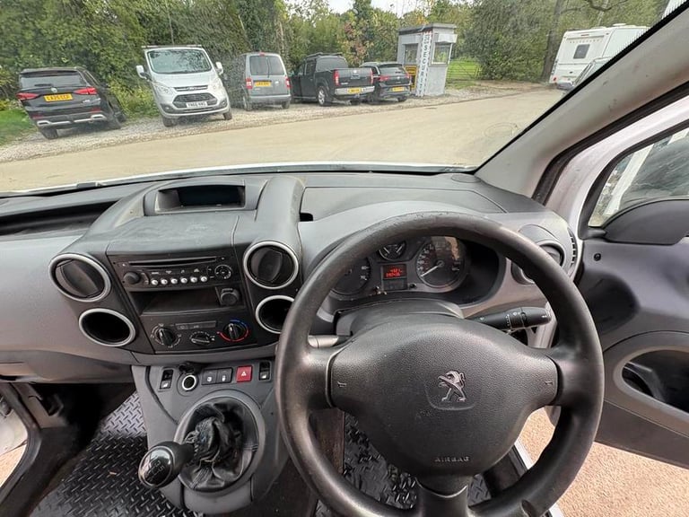 2017 Peugeot Partner Partner SE L1 Blue HDi Panel Van DIESEL Manual