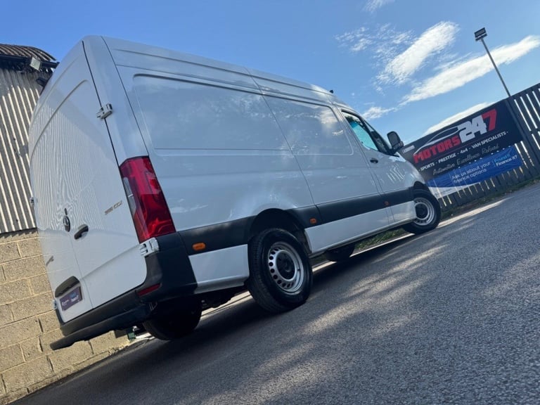 Mercedes-Benz Sprinter 3.5t H2 L2 Progressive Van++1 OWNER++CRUISE++REV