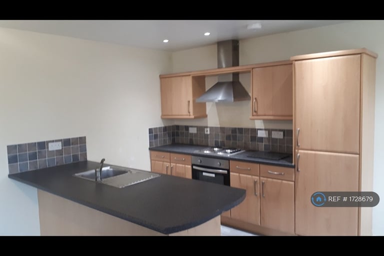 2 bedroom flat in Marton Road, Middlesbrough, TS4 (2 bed) (#1728679)