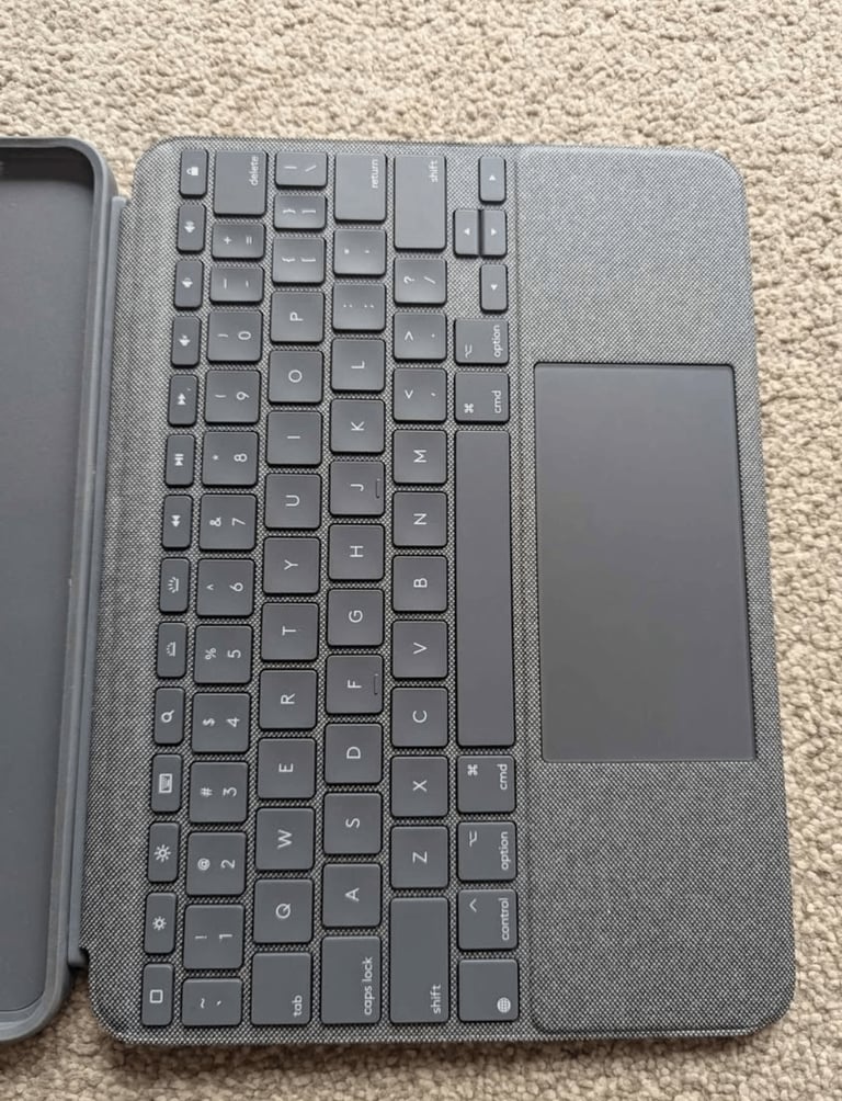 Logitech iPad Air Keyboard 