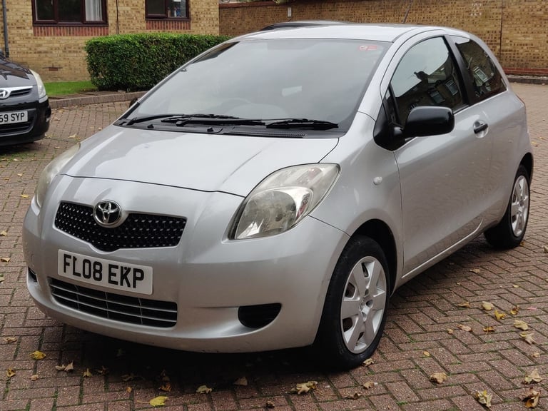 TOYOTA YARIS T2 1.0 VVT-I 2008 08 REG MET SILVER 3 DOORS  5 SPEED MANUAL 132K MILES ULEZ FREE SUPERB