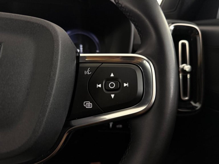 2021 Volvo XC40 1.5h T5 Twin Engine Recharge 10.7kWh R-Design Auto Euro 6 (s/s) 5dr ESTATE PETROL...