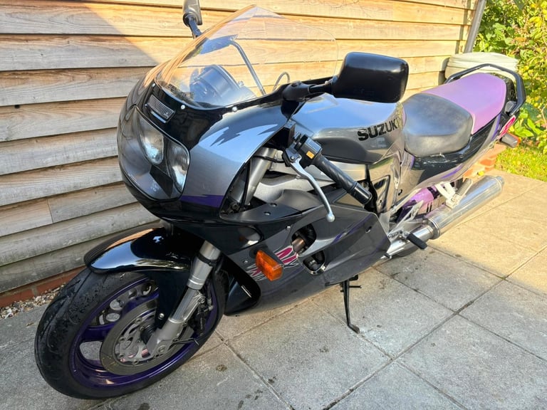 1993 / K Suzuki GSXR110 WP £3500 Black/Grey 16890 miles.