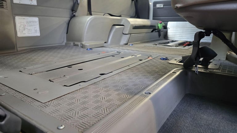  Nissan Elgrand Caravan twin mobility Chair auto lift Petrol Automatic