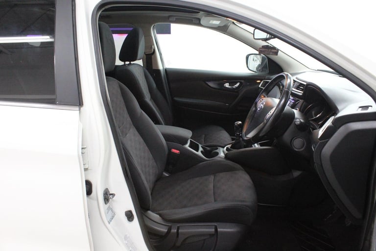 2014 Nissan Qashqai 1.2 DIG-T n-tec+ 2WD Euro 5 (s/s) 5dr HATCHBACK Petrol Manual