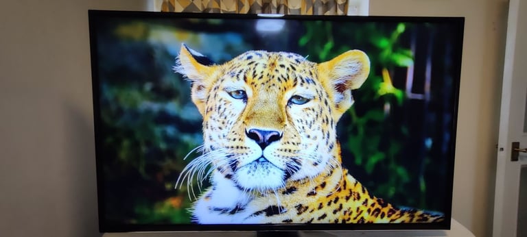 image for Hitachi 55 inches 4K smart TV 