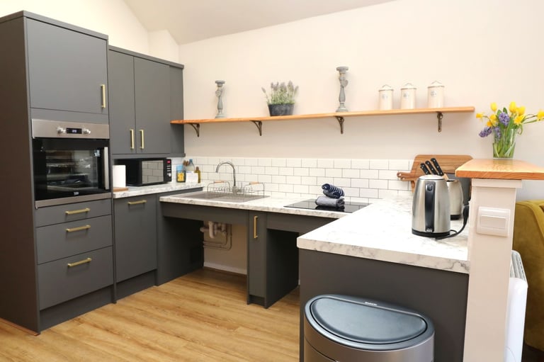 Furnished Cottages in Melrose available to rent, heating & electric included, free wifi