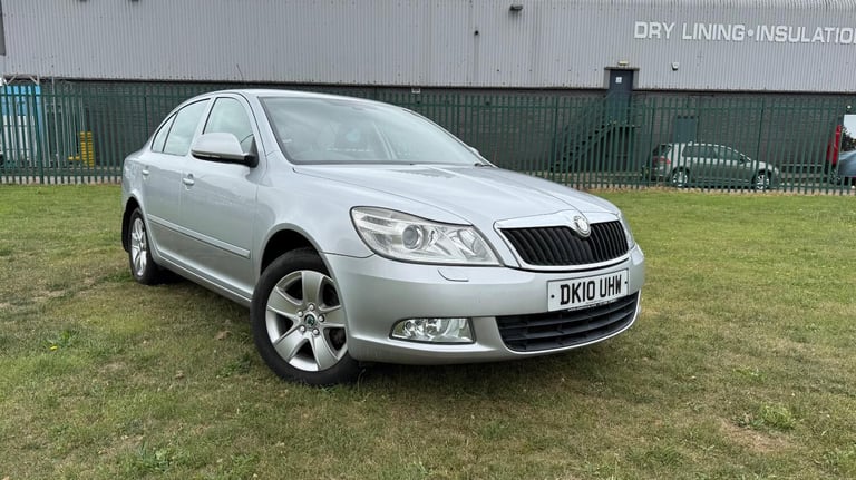 SKODA OCTAVIA 1.8 TSI Elegance Silver Auto Petrol 2010