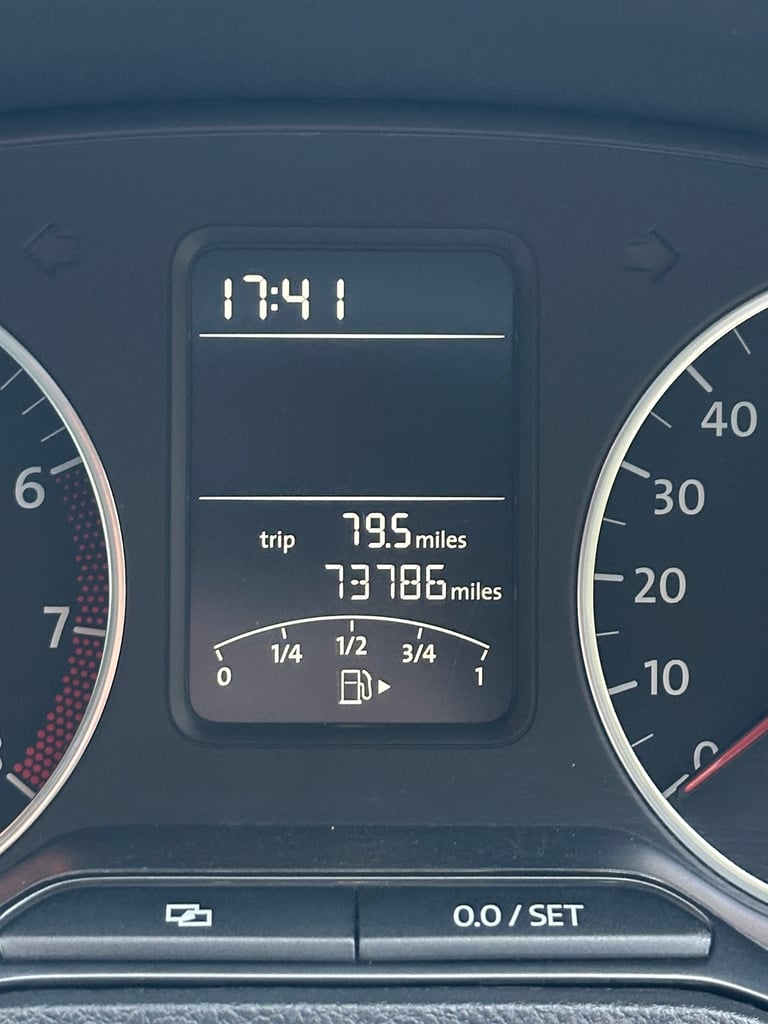 Volkswagen, POLO, Hatchback, 2011, Semi-Auto, 1390 (cc), 5 doors