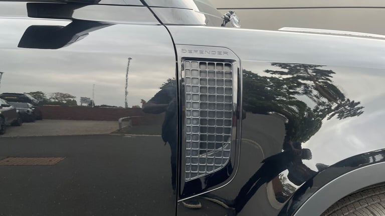 2023 Land Rover Defender 3.0 D250 Hard Top SE Auto PANEL VAN DIESEL Automatic